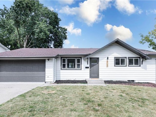 Homes for Sale in Gladstone, MO 64118 | 1708 NE 67TH Place