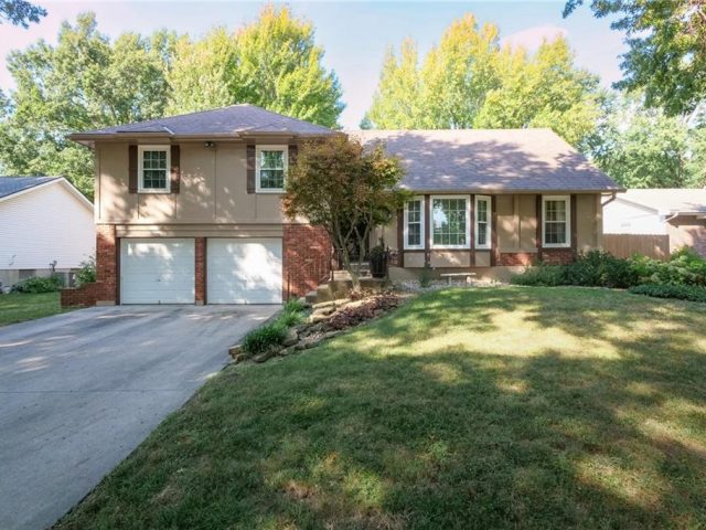Homes for Sale in Kansas City, MO 64155 | 9946 N Harrison Street