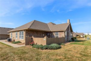 704-NE-65th-Terrace-mls-2563842-image-1
