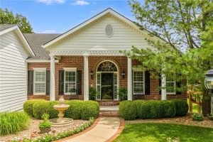 8211-NW-High Point-Drive-mls-2567976-image-1