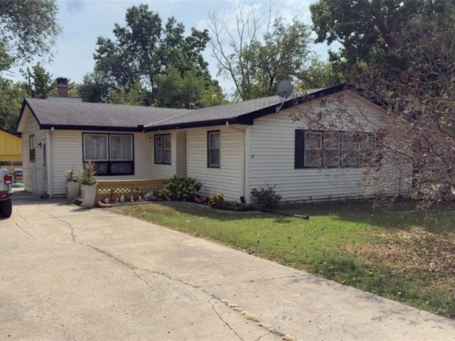 Homes for Sale in Kansas City, MO 64119 | 327 E Longfellow Street