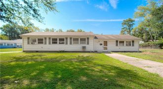 Homes for Sale in Kansas City, MO 64118 | 907 NE 61st Street