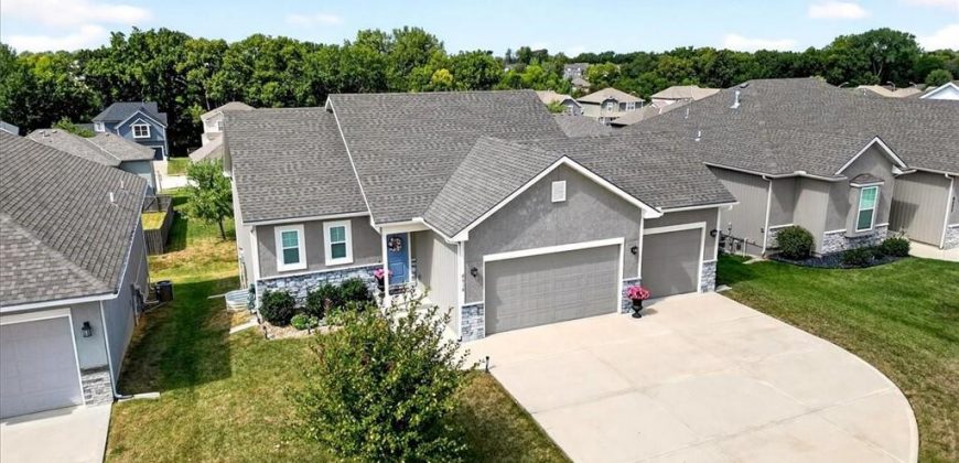 Homes for Sale in Kansas City, MO 64154 | 9518 N Lenox Place