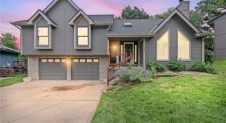 Homes for Sale in Kansas City, MO 64151 | 7807 N Adrian Avenue