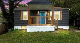 Homes for Sale in Liberty, MO 64068 | 412 N Fairview Avenue
