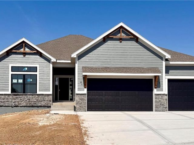 Homes for Sale in Kansas City, MO 64157 | 7602 NE 103rd Street