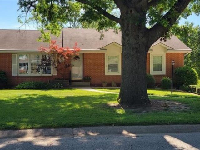 Homes for Sale in Liberty, MO 64068 | 1007 S Ridgeway Drive