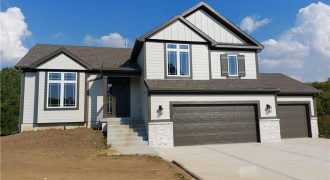 Homes for Sale in Kansas City, MO 64152 | 7515 N Everton Avenue