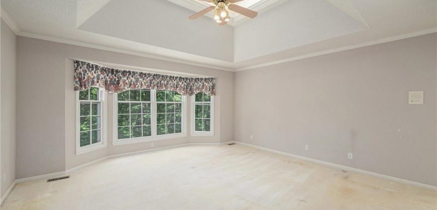 Homes for Sale in Parkville, MO 64152 | 5527  Oakdale Place