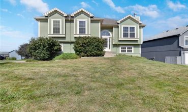 Homes for Sale in Smithville, MO 64089 | 19631  Harbor Drive