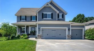Homes for Sale in Parkville, MO 64152 | 5860  Thousand Oaks Drive