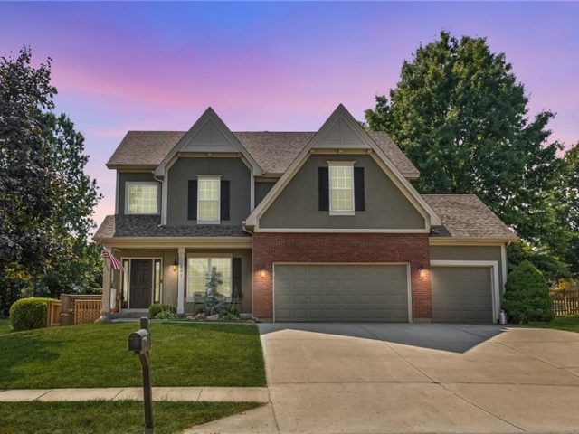 Homes for Sale in Kearney, MO 64060 | 401 W 11th Terrace