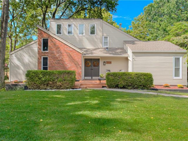 Homes for Sale in Kansas City, MO 64118 | 7004 N Belleview Avenue