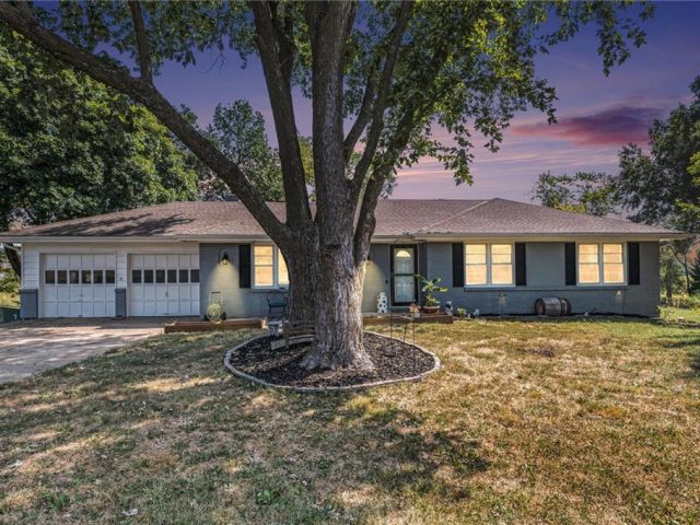 Homes for Sale in Smithville, MO 64089 | 505  Spelman Drive