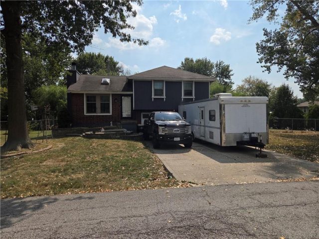 Homes for Sale in Kansas City, MO 64155 | 201 NE 105th Street