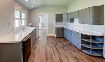 Homes for Sale in Dearborn, MO 64439 | 304 N JUNE Street