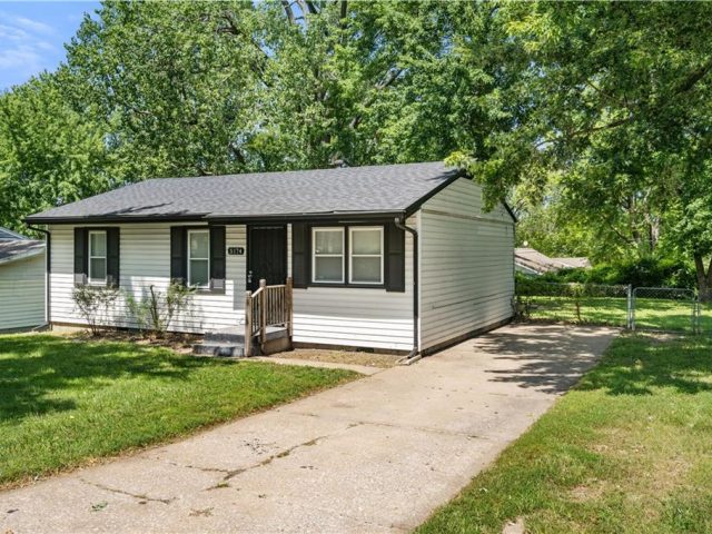 Homes for Sale in Kansas City, MO 64119 | 5174 N Corrington Avenue
