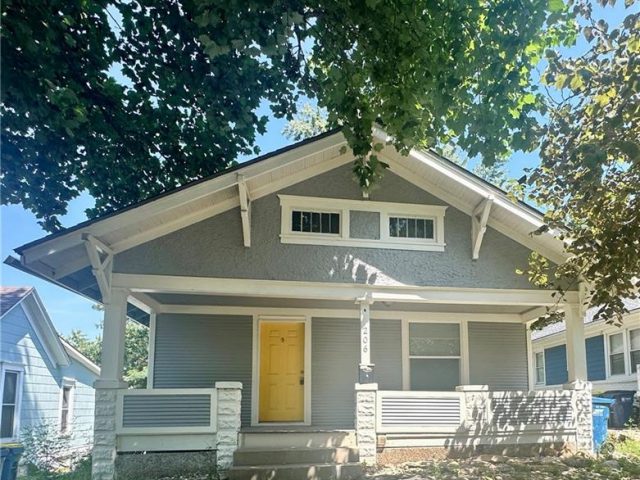 Homes for Sale in Liberty, MO 64068 | 206  Groom Street