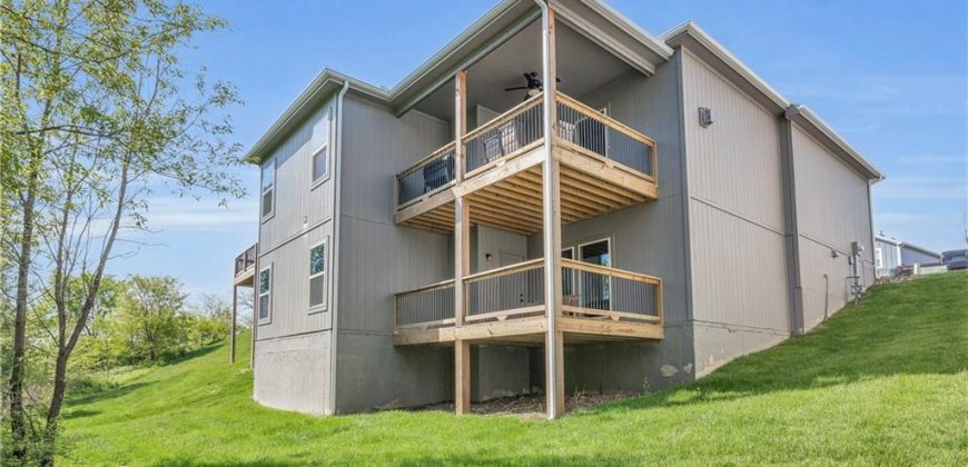 Homes for Sale in Kansas City, MO 64155 | 522 NW 110th Street