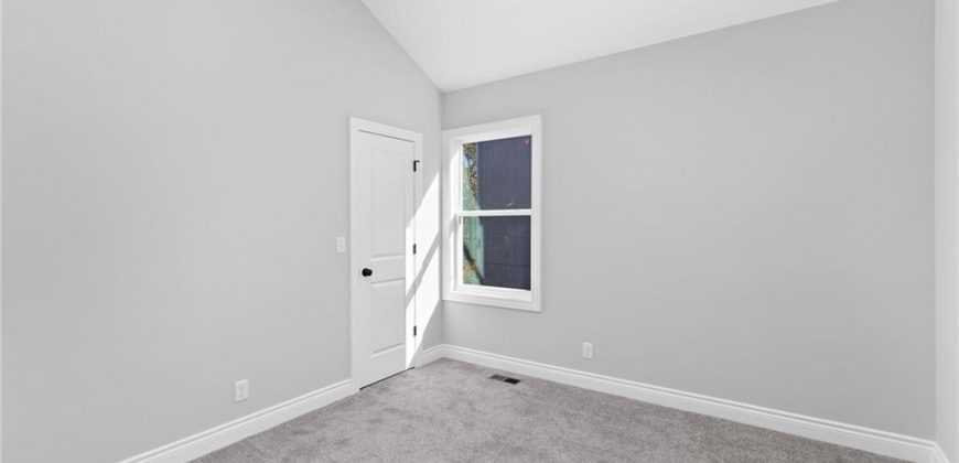 Homes for Sale in Kansas City, MO 64155 | 522 NW 110th Street