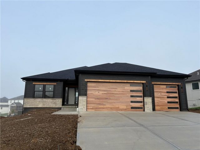 Homes for Sale in Kearney, MO 64060 | 13616 NE 114th Place
