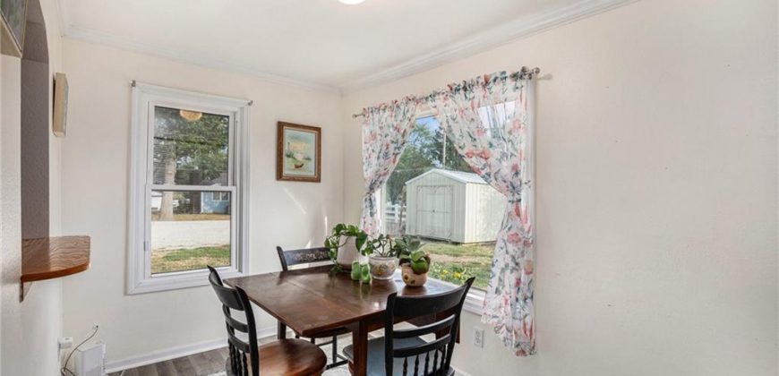 Homes for Sale in Dearborn, MO 64439 | 105 N August Street