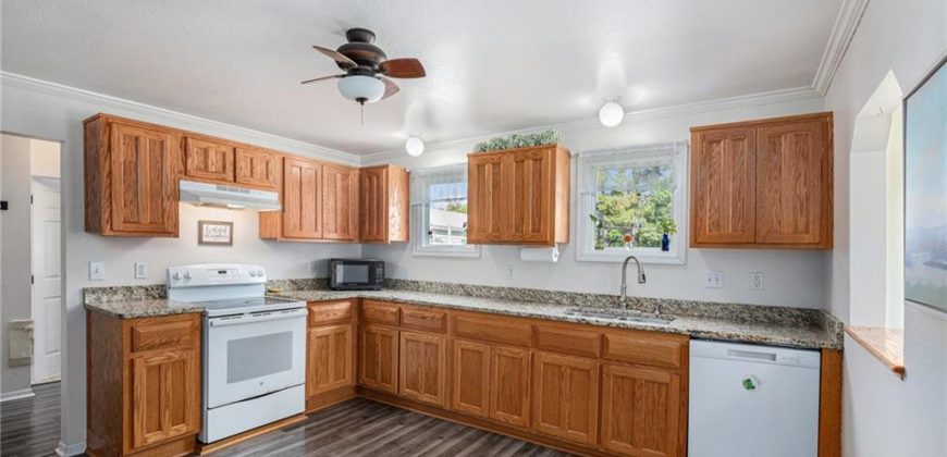 Homes for Sale in Dearborn, MO 64439 | 105 N August Street