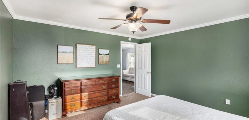 Homes for Sale in Dearborn, MO 64439 | 105 N August Street