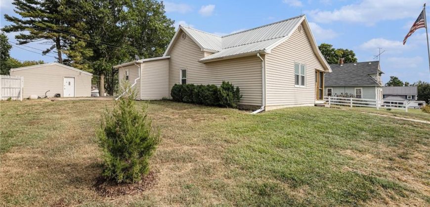 Homes for Sale in Dearborn, MO 64439 | 105 N August Street