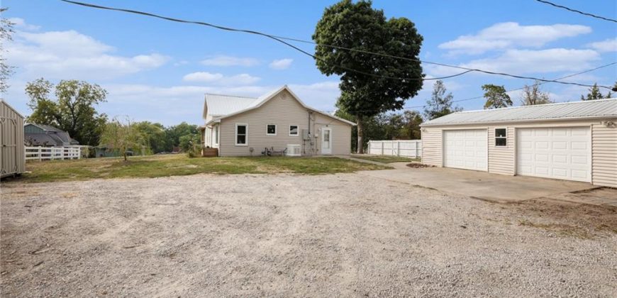 Homes for Sale in Dearborn, MO 64439 | 105 N August Street