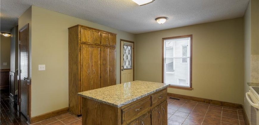 Homes for Sale in Gladstone, MO 64119 | 5835 N College Street