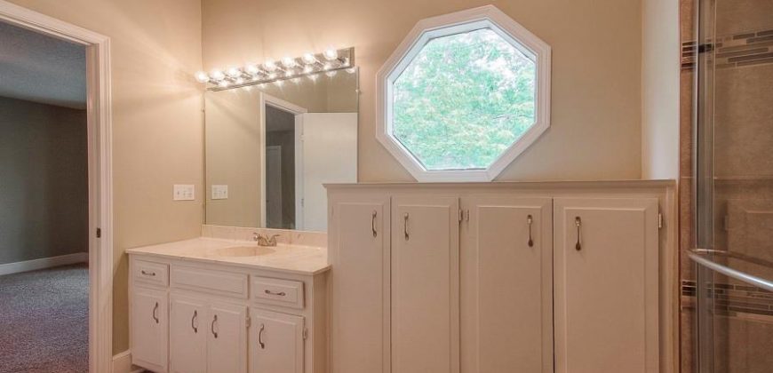 Homes for Sale in Gladstone, MO 64119 | 5835 N College Street