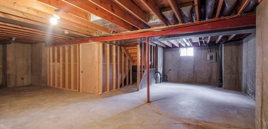 Homes for Sale in Gladstone, MO 64119 | 5835 N College Street