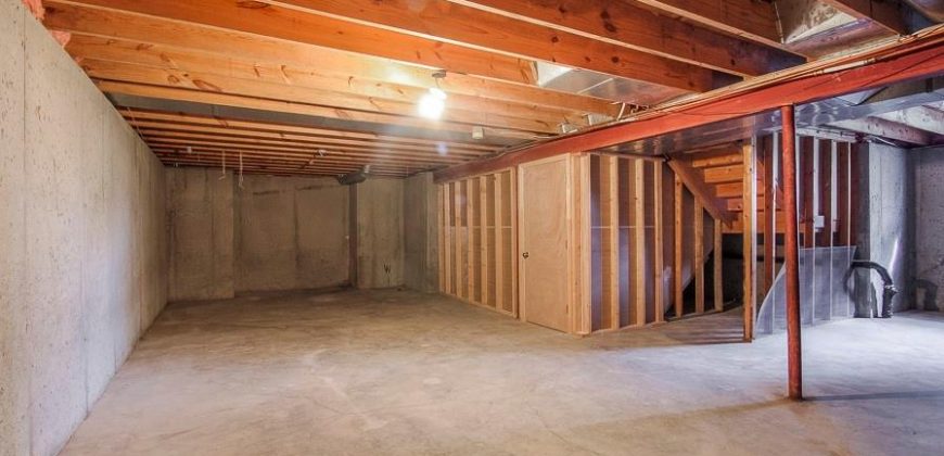 Homes for Sale in Gladstone, MO 64119 | 5835 N College Street