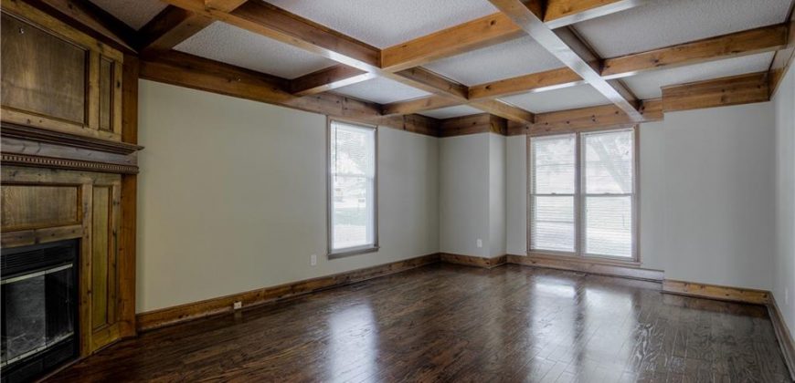 Homes for Sale in Gladstone, MO 64119 | 5835 N College Street