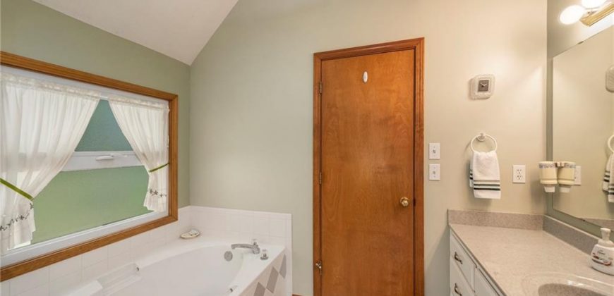 Homes for Sale in Smithville, MO 64089 | 407  Amesbury Drive