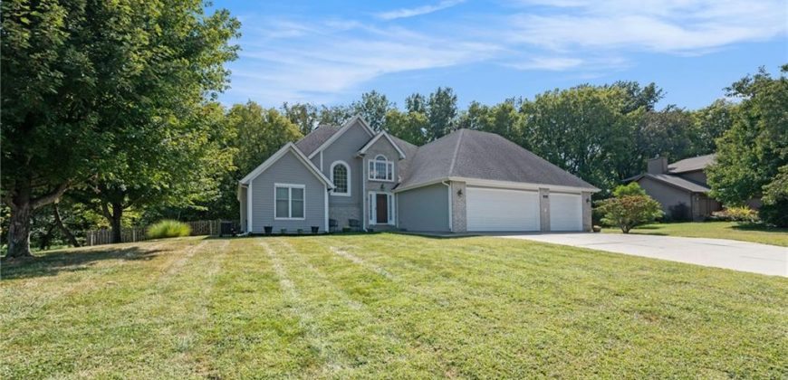 Homes for Sale in Smithville, MO 64089 | 407  Amesbury Drive