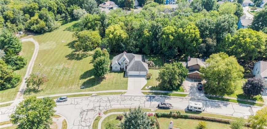 Homes for Sale in Smithville, MO 64089 | 407  Amesbury Drive