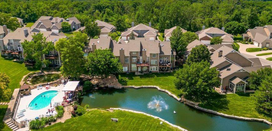 Homes for Sale in Gladstone, MO 64116 | 147 NW Pointe Drive
