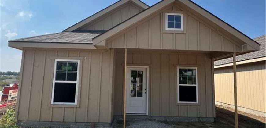 Homes for Sale in Kearney, MO 64060 | 1600  Cottonwood Creek Avenue, Unit#1