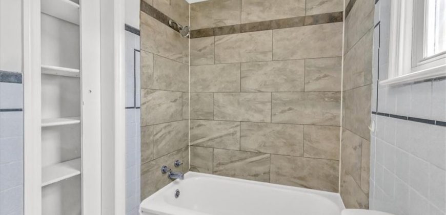 Homes for Sale in Claycomo, MO 64119 | 205 E Longfellow Street