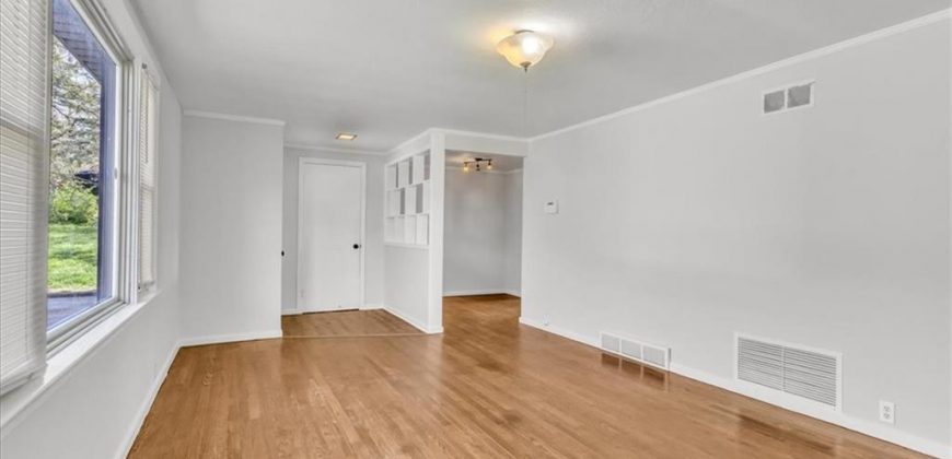 Homes for Sale in Claycomo, MO 64119 | 205 E Longfellow Street