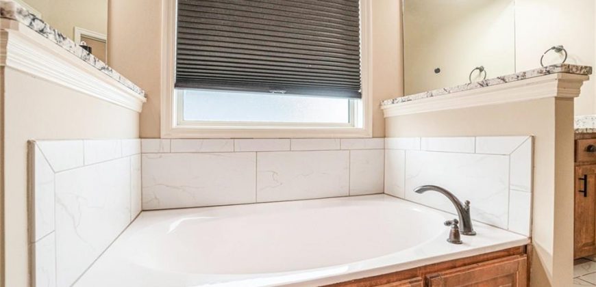 Homes for Sale in Kansas City, MO 64156 | 10840 N Corrington Avenue