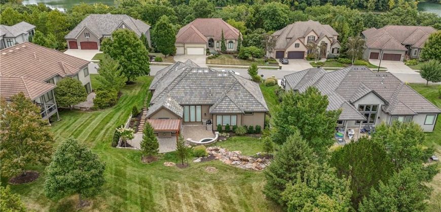 Homes for Sale in Parkville, MO 64152 | 6310  Edgewater Drive