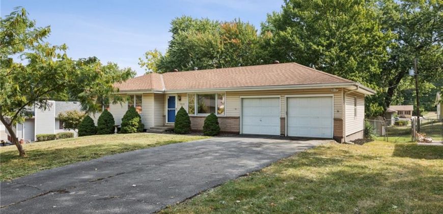 Homes for Sale in Gladstone, MO 64118 | 7515 N Wayne Avenue