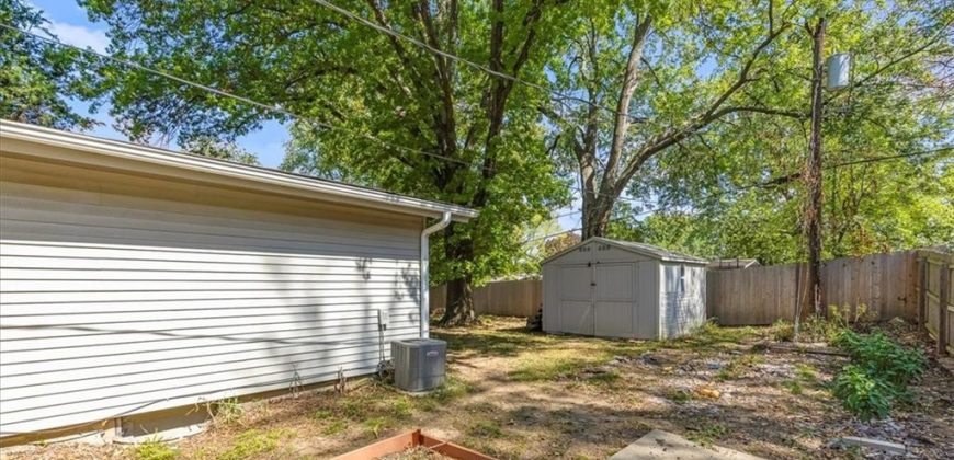 Homes for Sale in Kansas City, MO 64118 | 5705 N Woodland Avenue