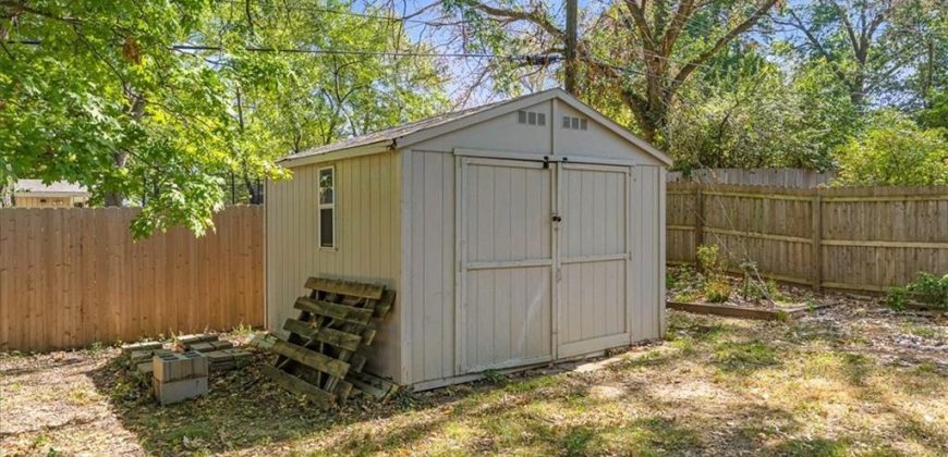 Homes for Sale in Kansas City, MO 64118 | 5705 N Woodland Avenue