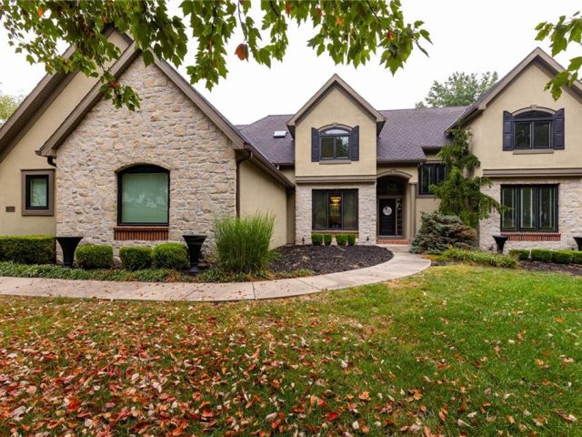 Homes for Sale in Liberty, MO 64068 | 2116  Winding Woods Drive