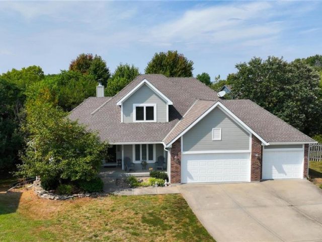 Homes for Sale in Smithville, MO 64089 | 902  Aspen Drive