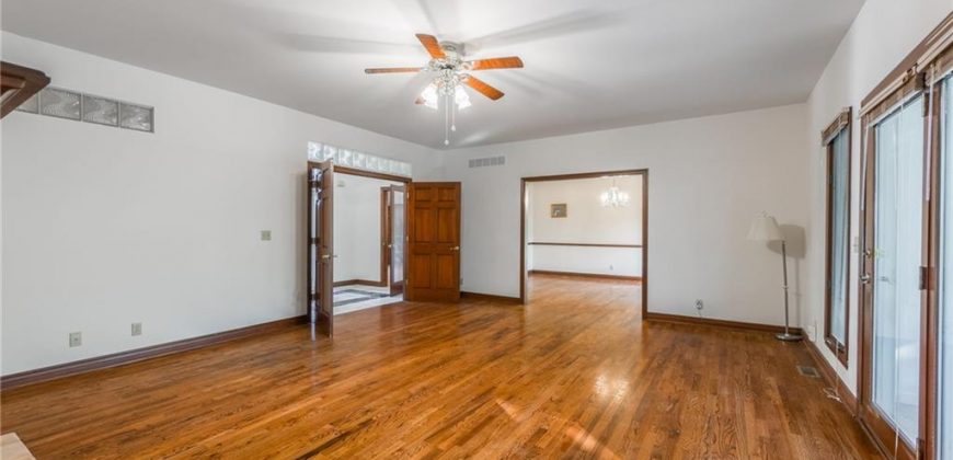 Homes for Sale in Smithville, MO 64089 | 1619  Sunrise Drive